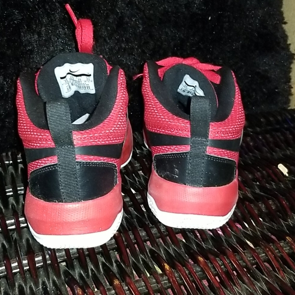 NIKE TEAM HUSTLE - Picture 3 of 6